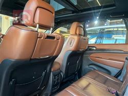 جیپ گراند شیرۆکی